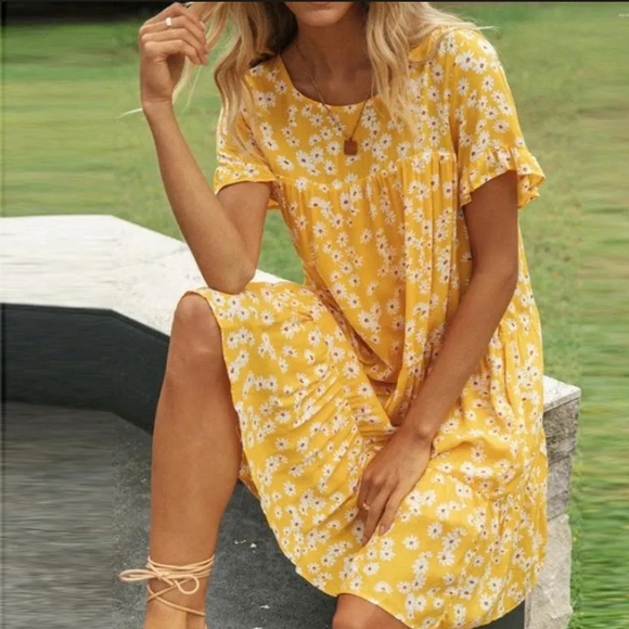 Source Unknown Dresses & Skirts - Women's Yellow Sundress with Flutter Sleeves and Crew Neck, size large